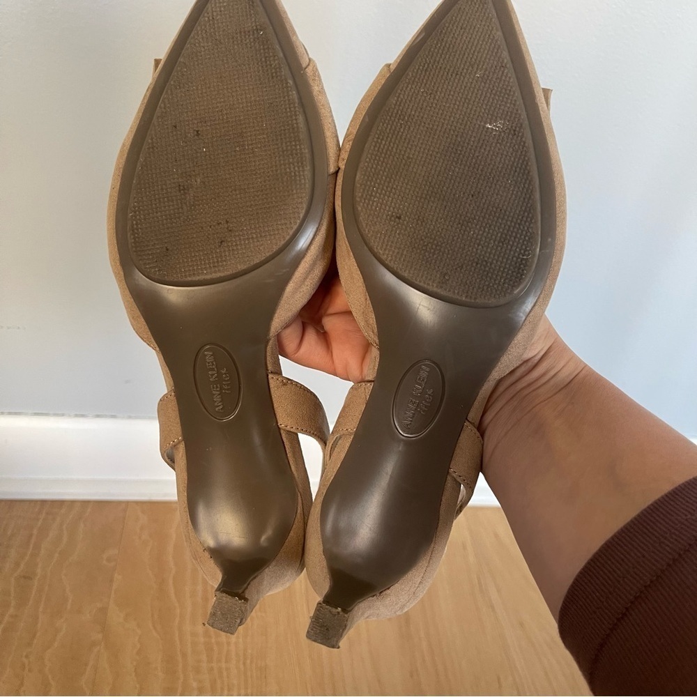 Anne Klein Tan Slingback Heels - Picture 9 of 11